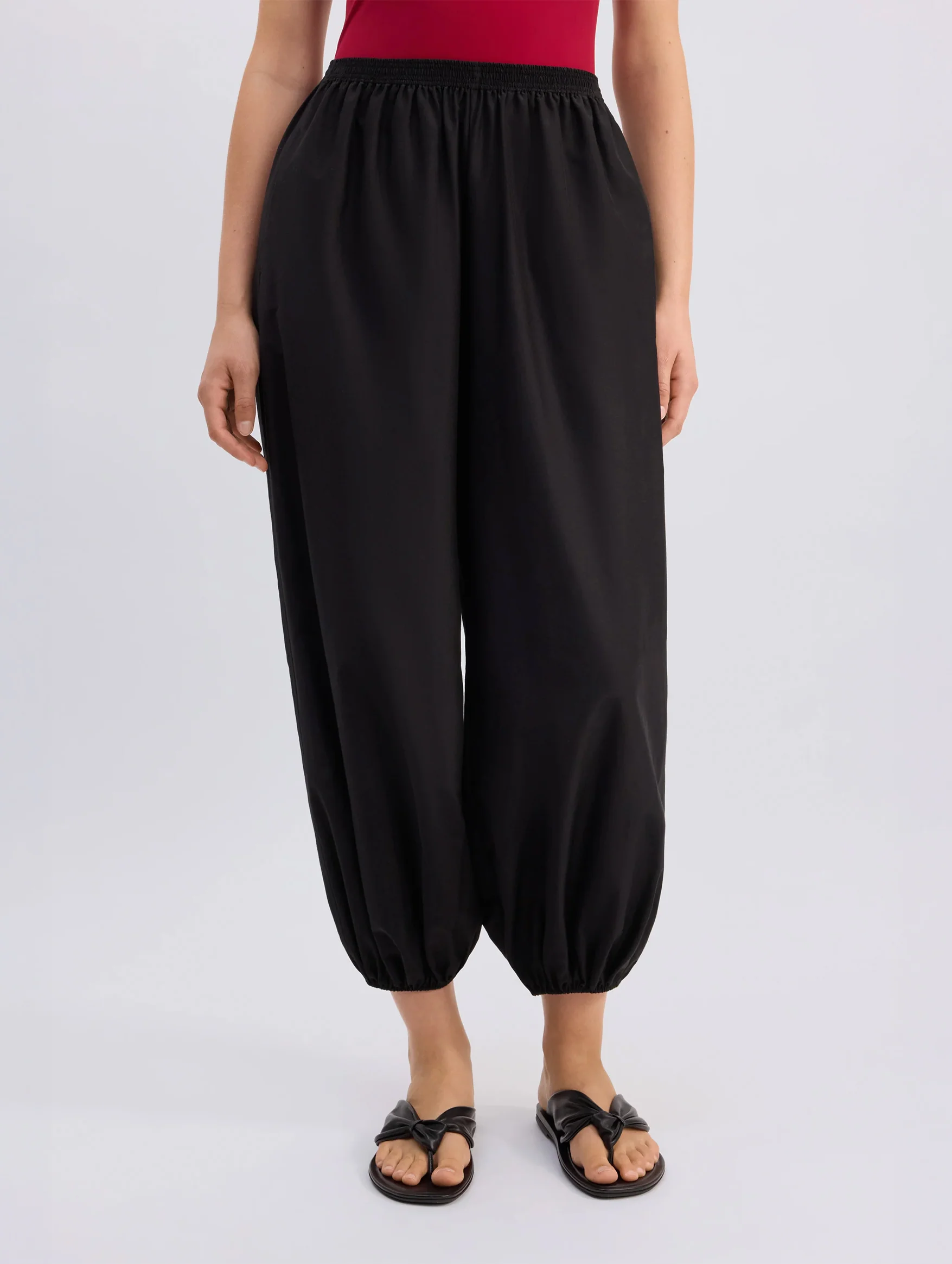 Almaya Balloon Pant in Black - Image 4