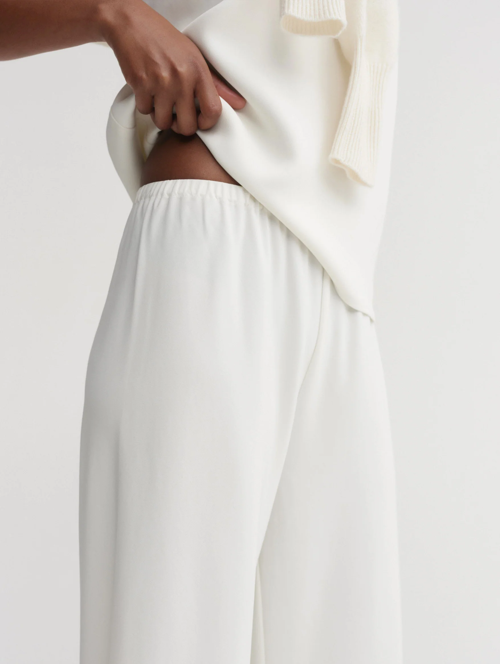 Bea Crepe Pants in Cream - Image 4