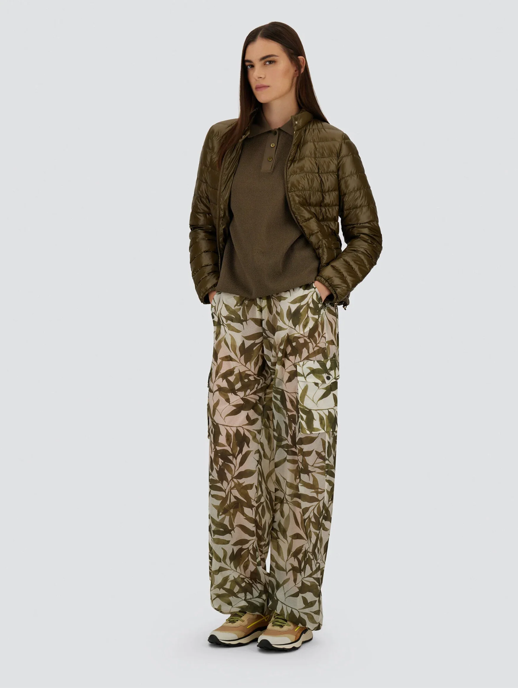 Bomber Jacker in Nylon Ultralight in Military Green - Image 4