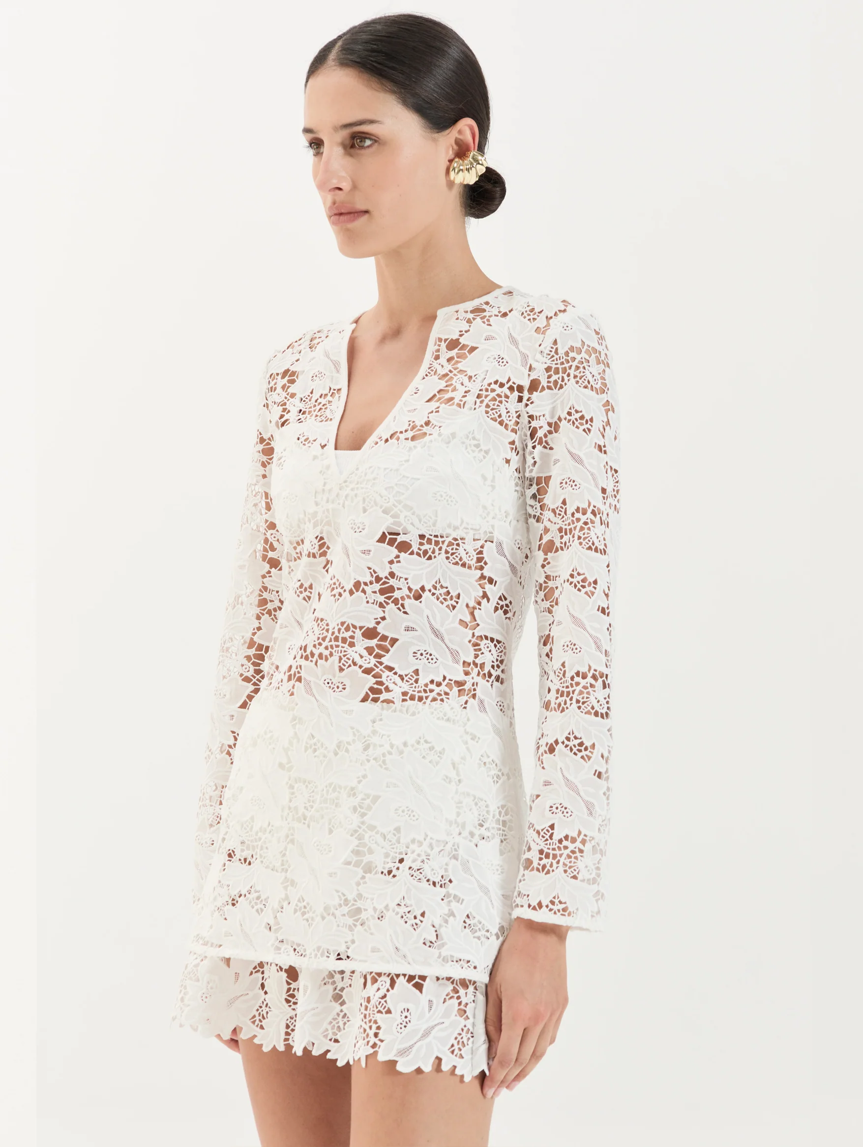 Bonnie Short in Crochet Lace - Image 4