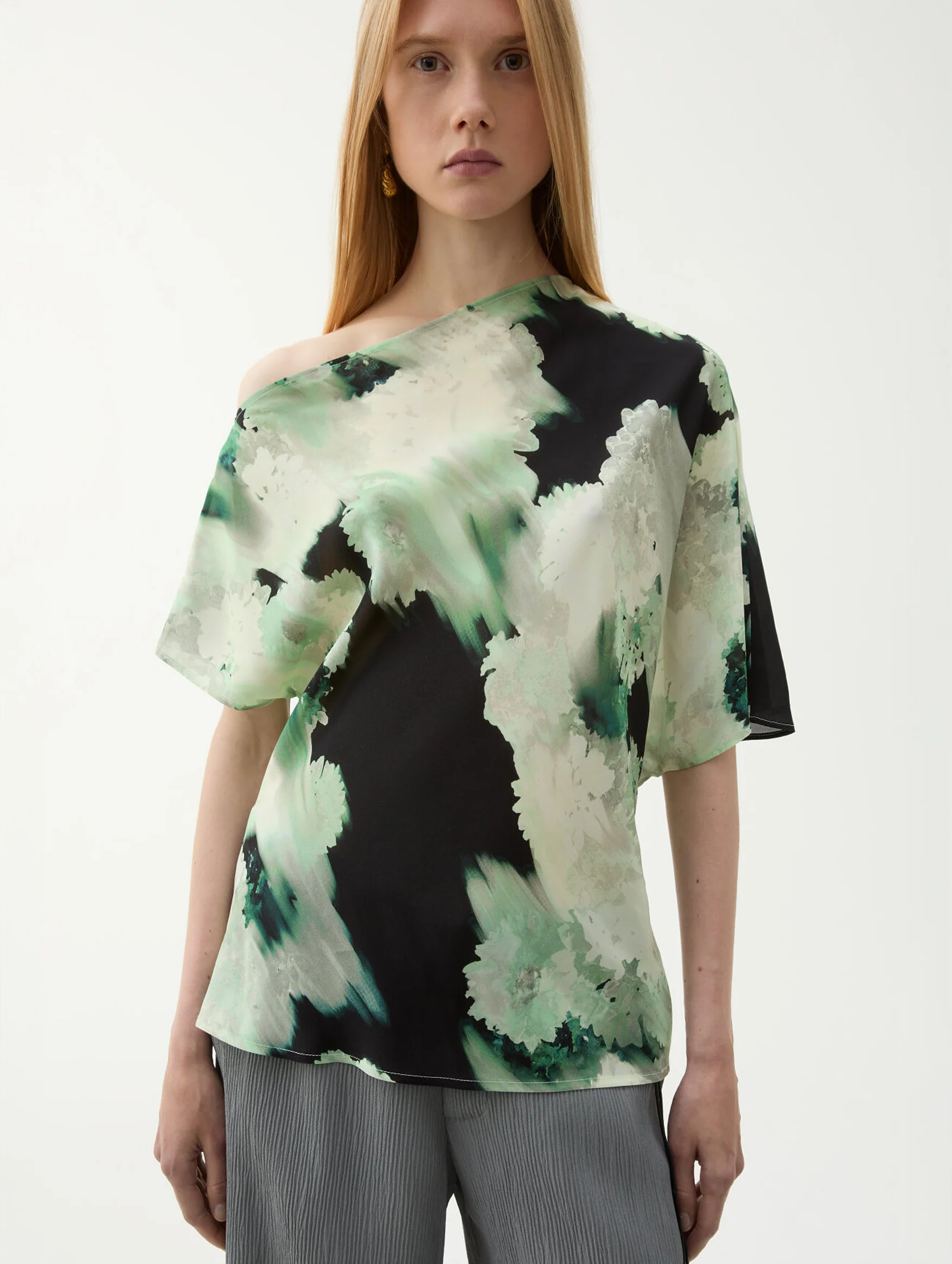 Bono Drape Blouse in Blurry Flower Green - Image 3