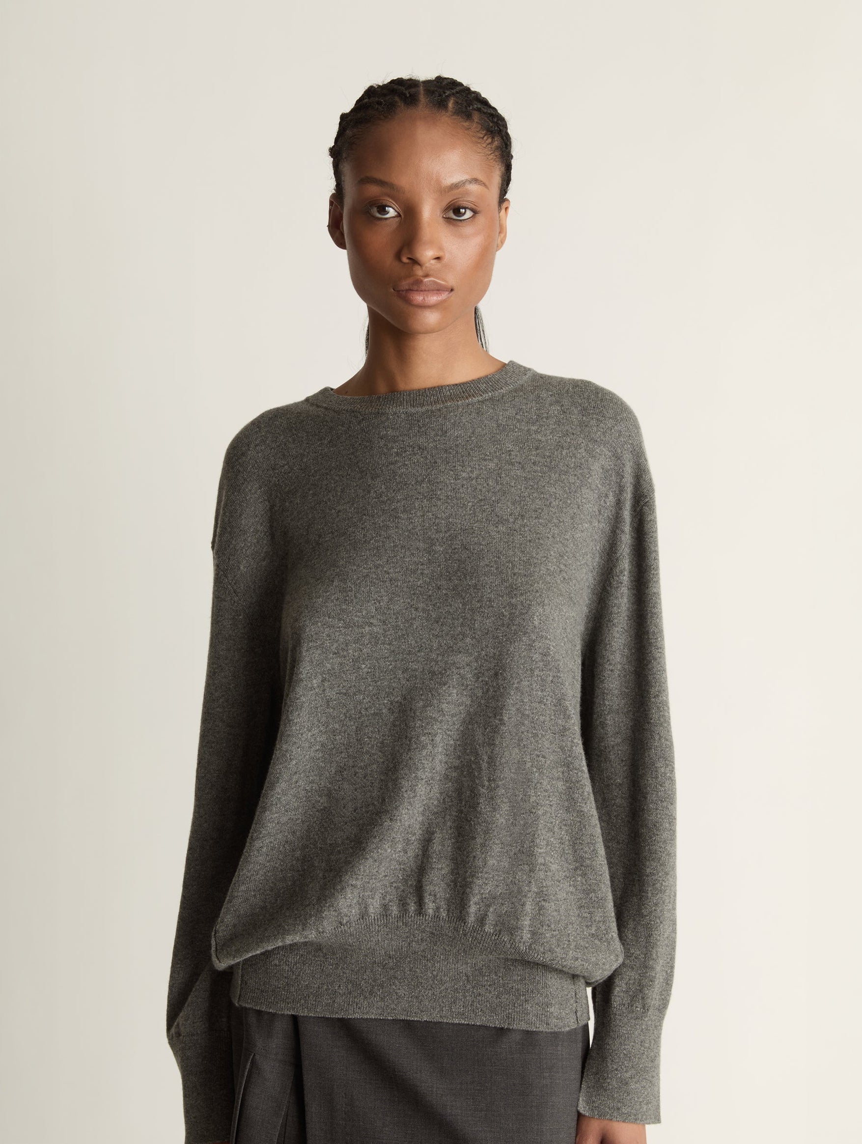 Cashmere Crewneck in Dark Grey - Image 2