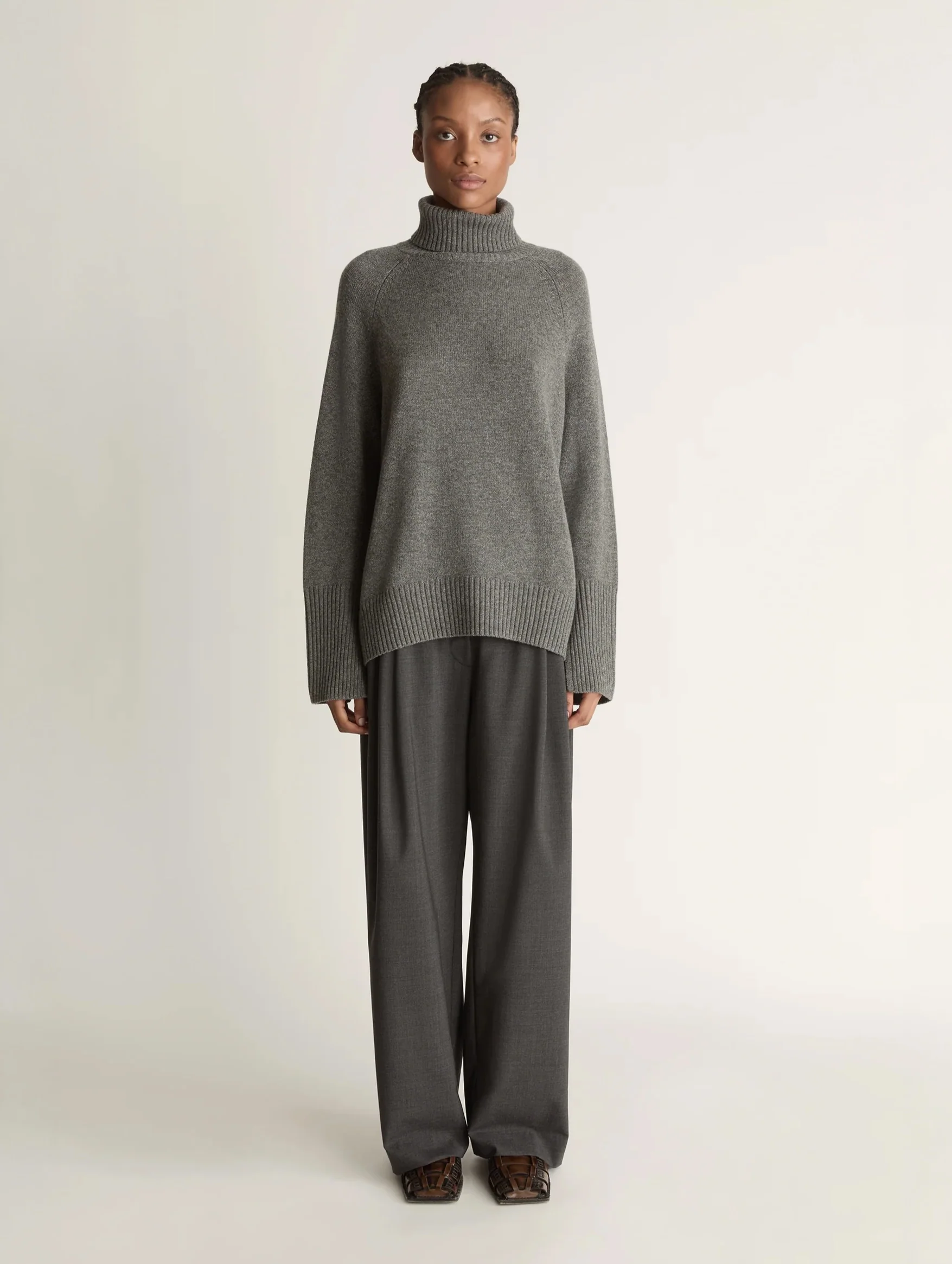 Cashmere Turtleneck in Dark Grey