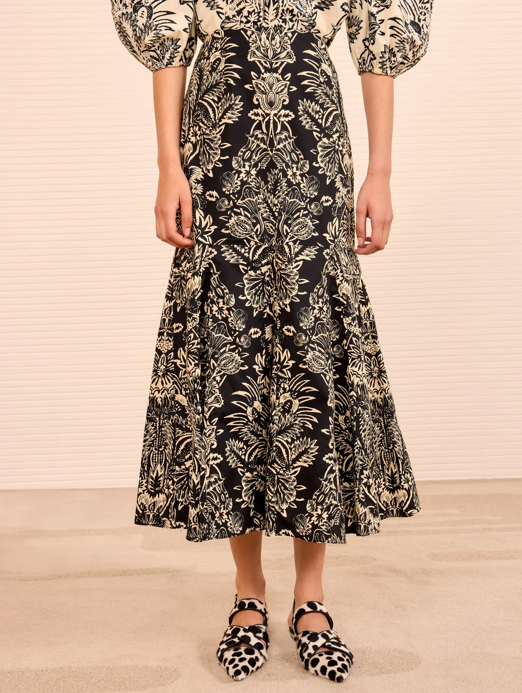 Clarisse Trumpet Midi Skirt in Noir Flora - Image 3