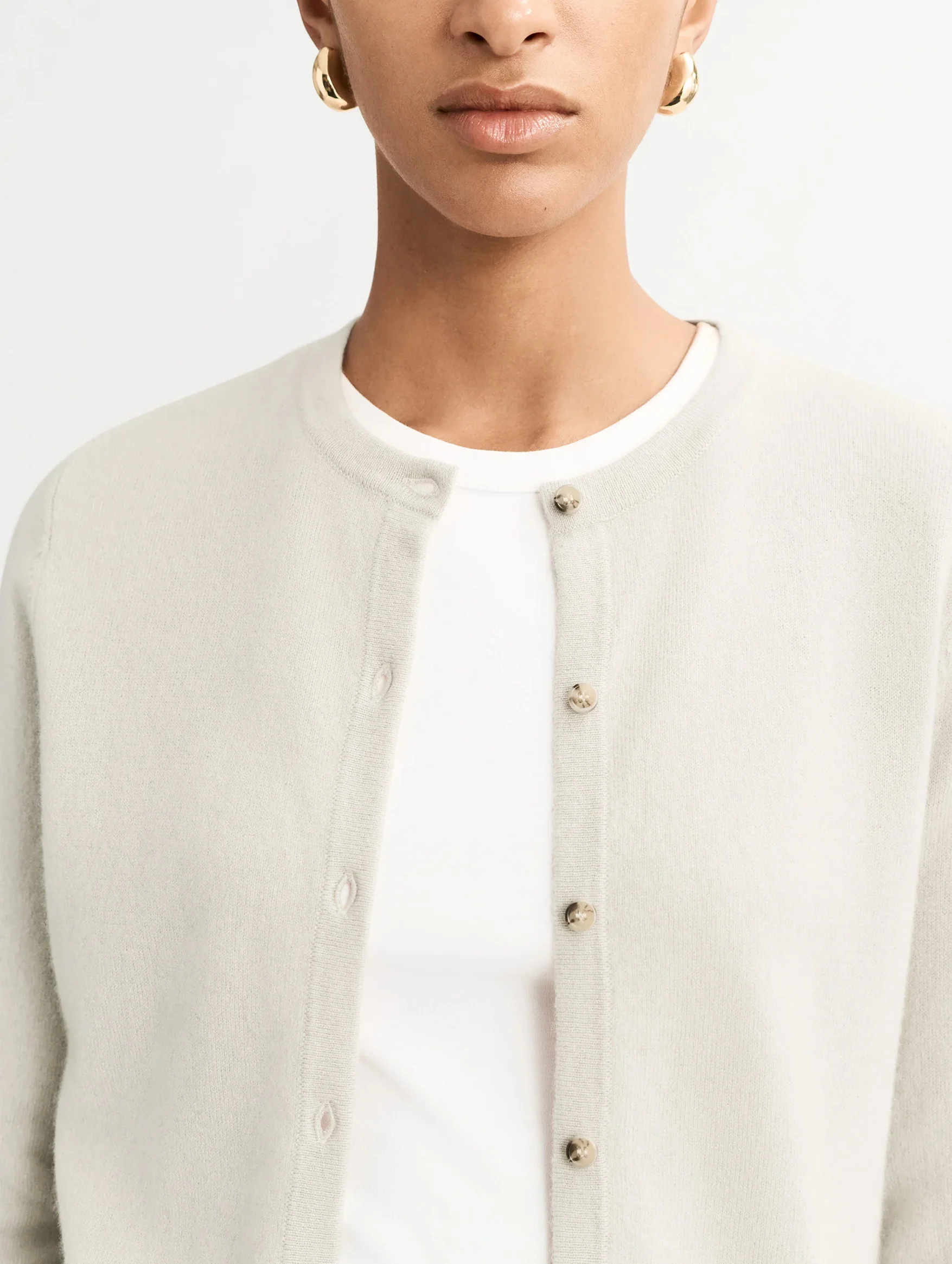 Classic Cashmere Cardigan in Chalk - Image 4
