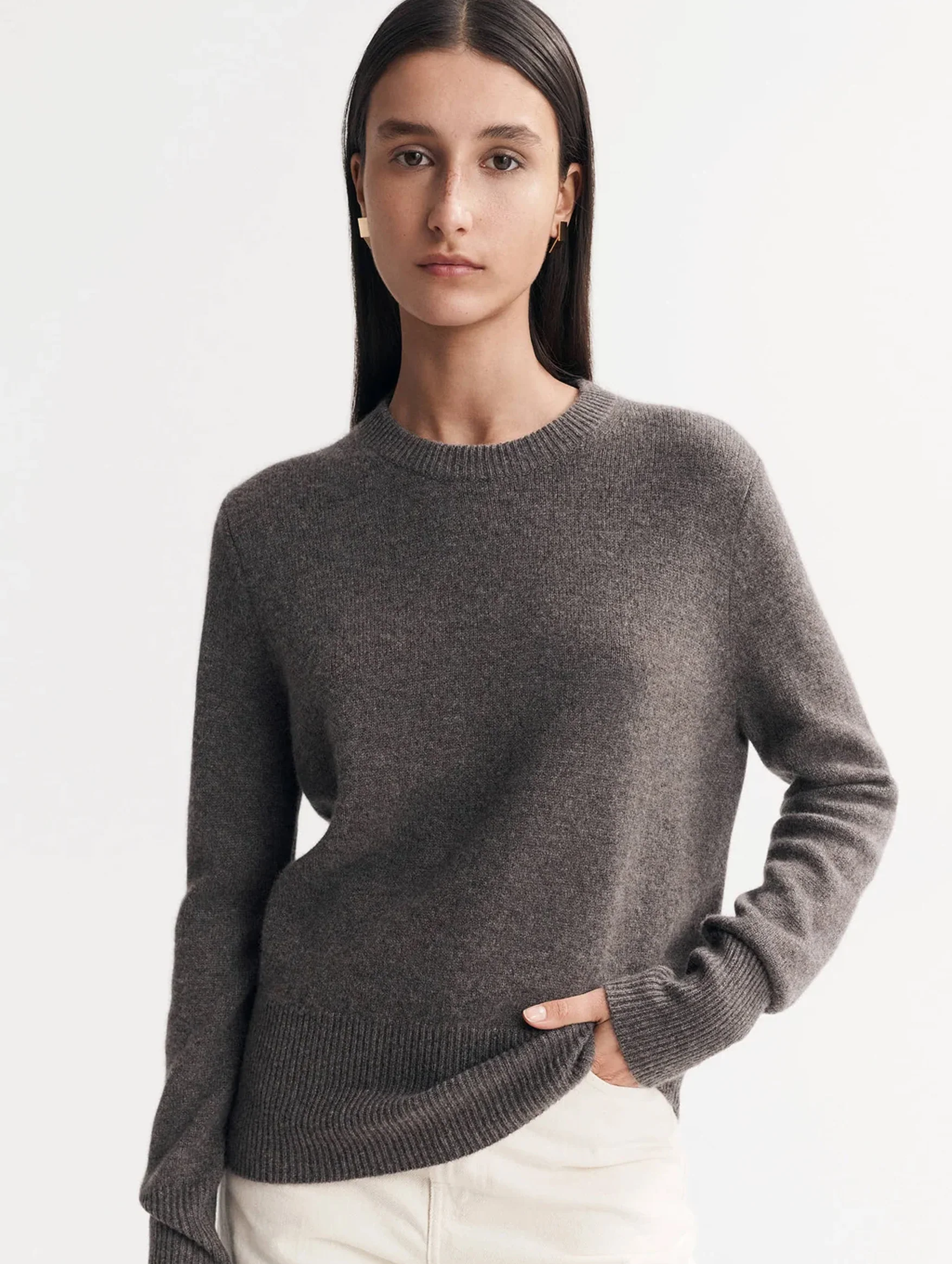 Classic Cashmere Crewneck in Wood - Image 2