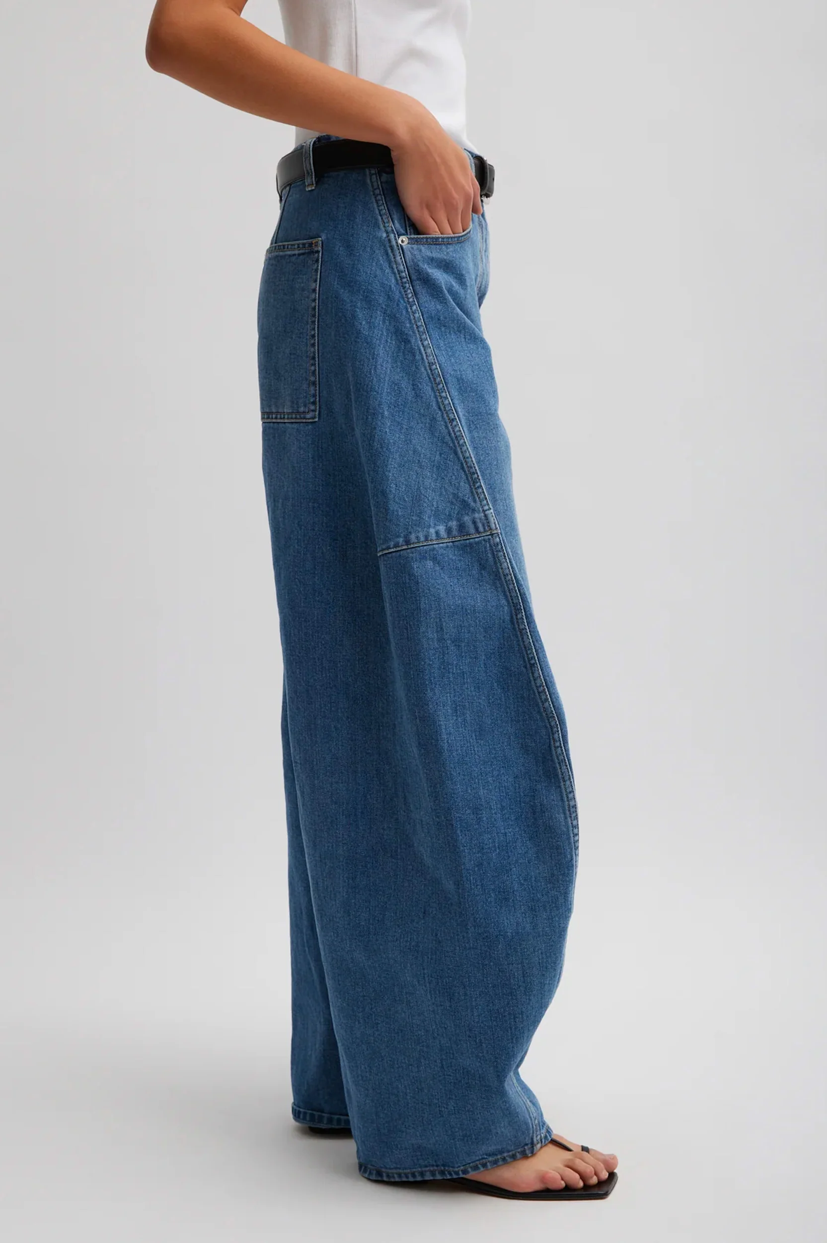Classic Wash Denim Sid Jean - Short - Image 4