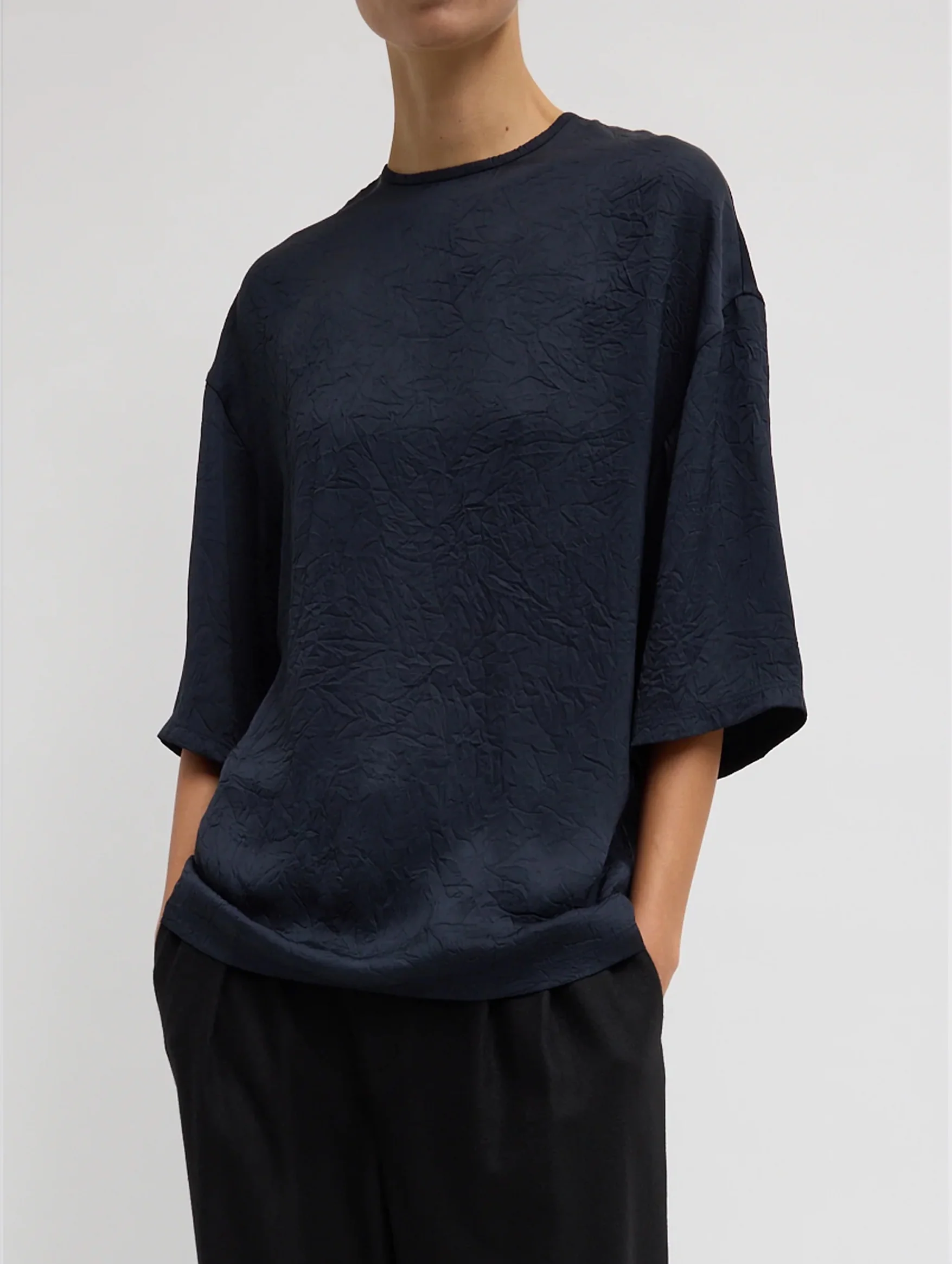 Crinkle Shirting Easy T-Shirt in Midnight Navy