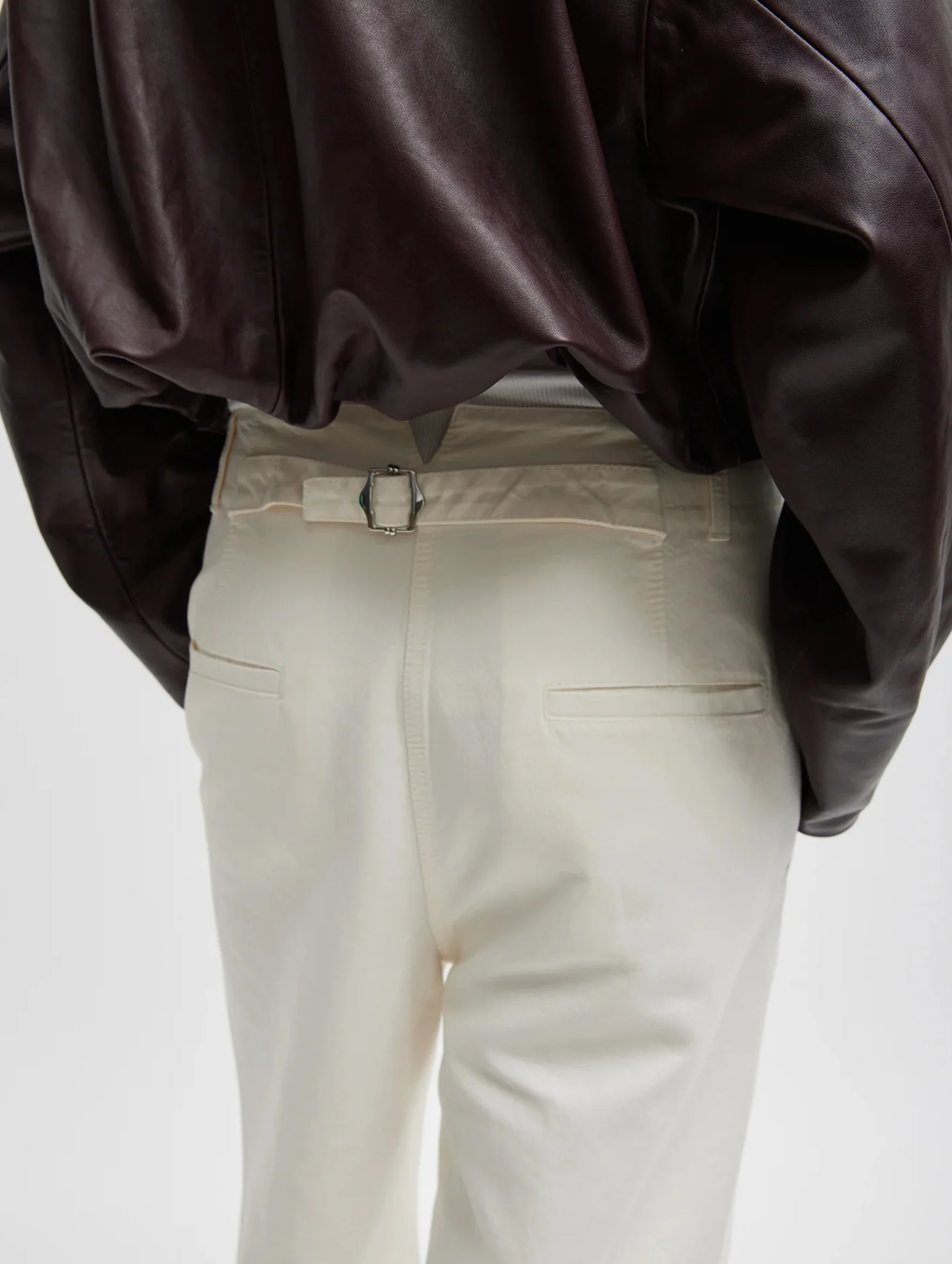Dobby Cotton Short Barry Jean in Off White - Image 2