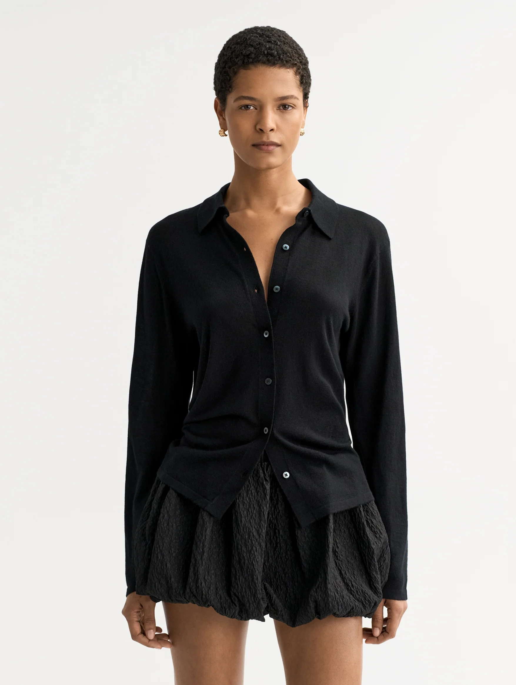 Featherlight Cashmere Shirt in Black - Image 2