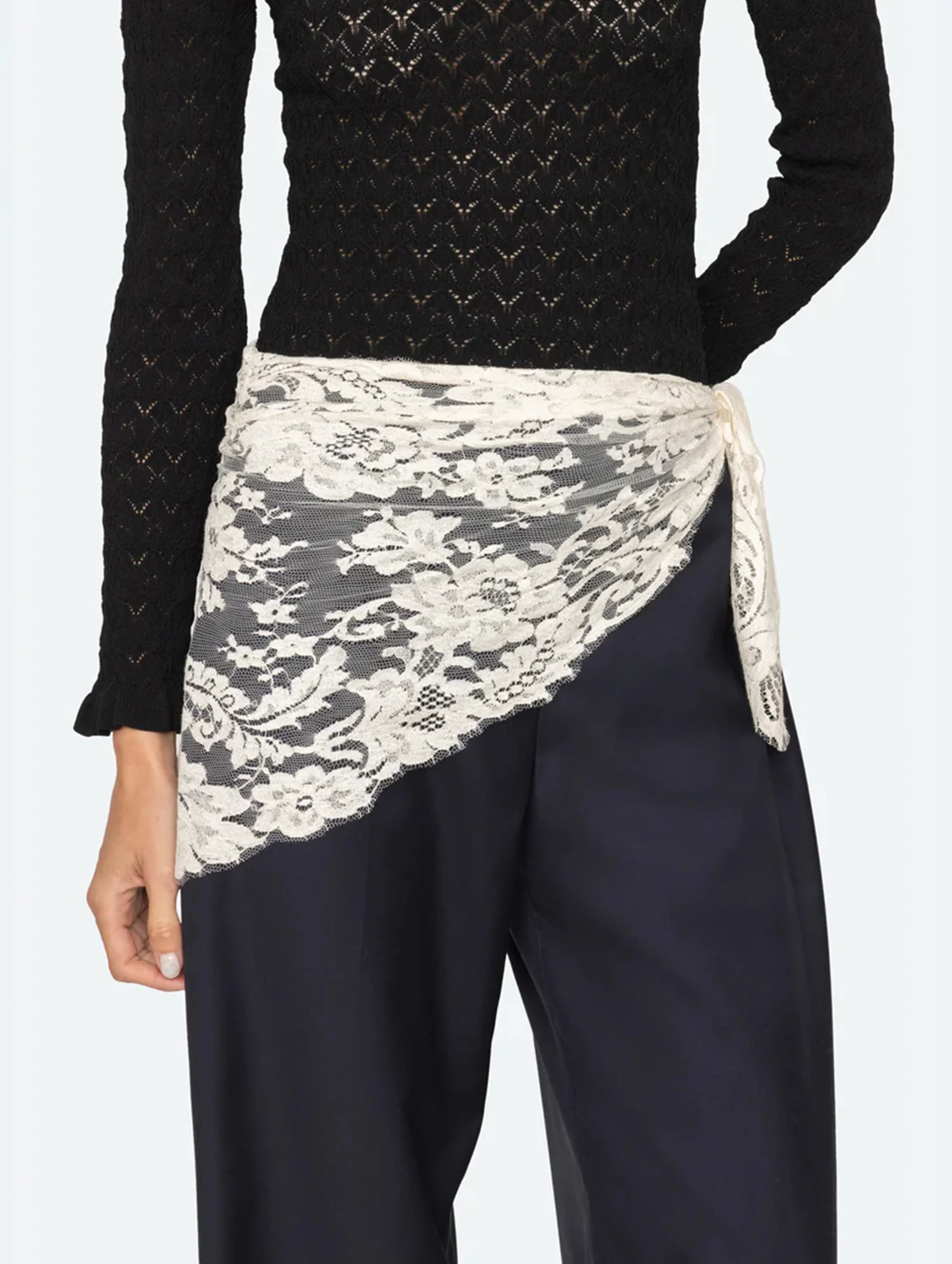 Fiora Tropical Wool Pants in Navy - Image 4