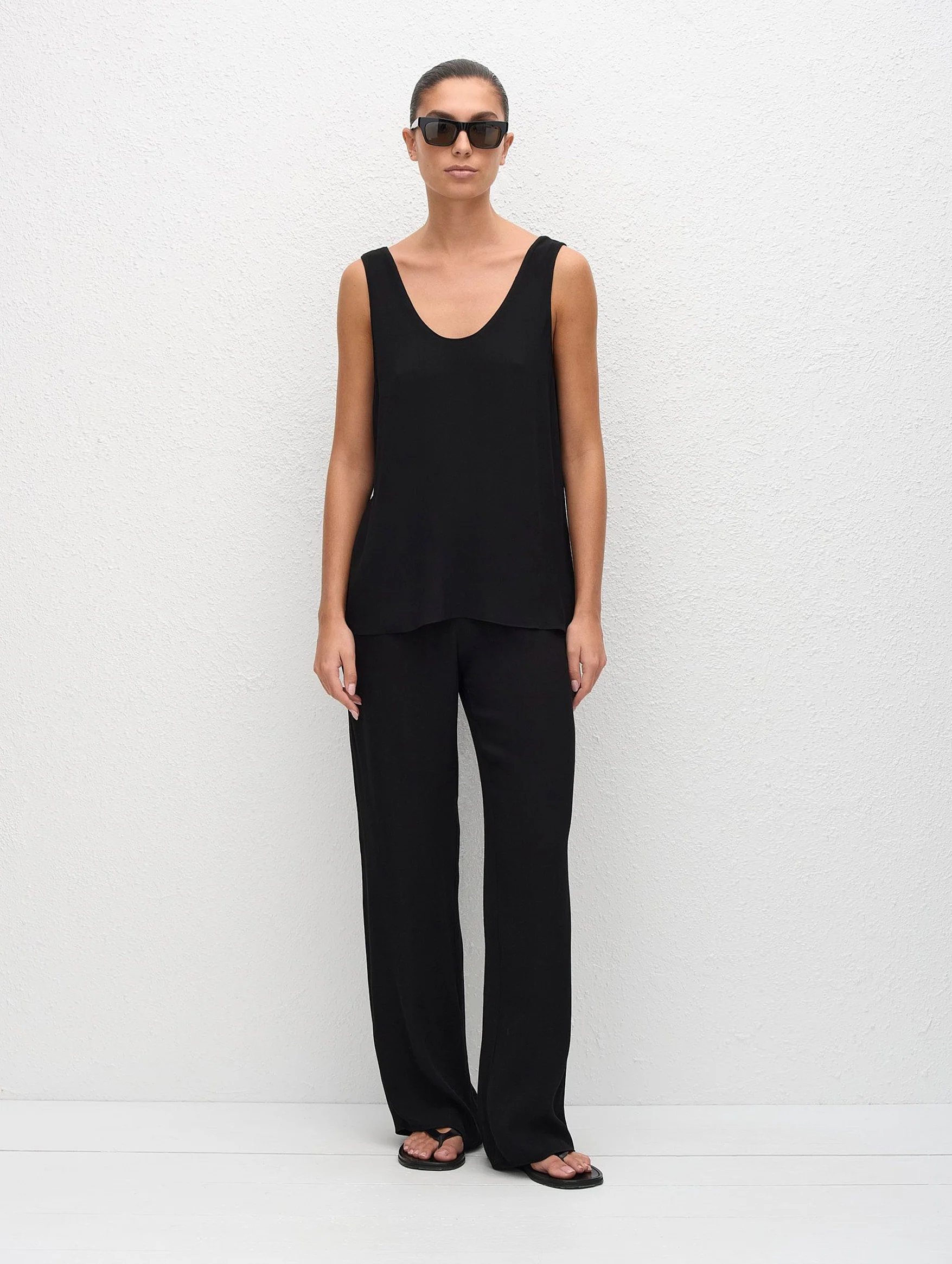 Fluid Scoop Tank in Black - Image 2