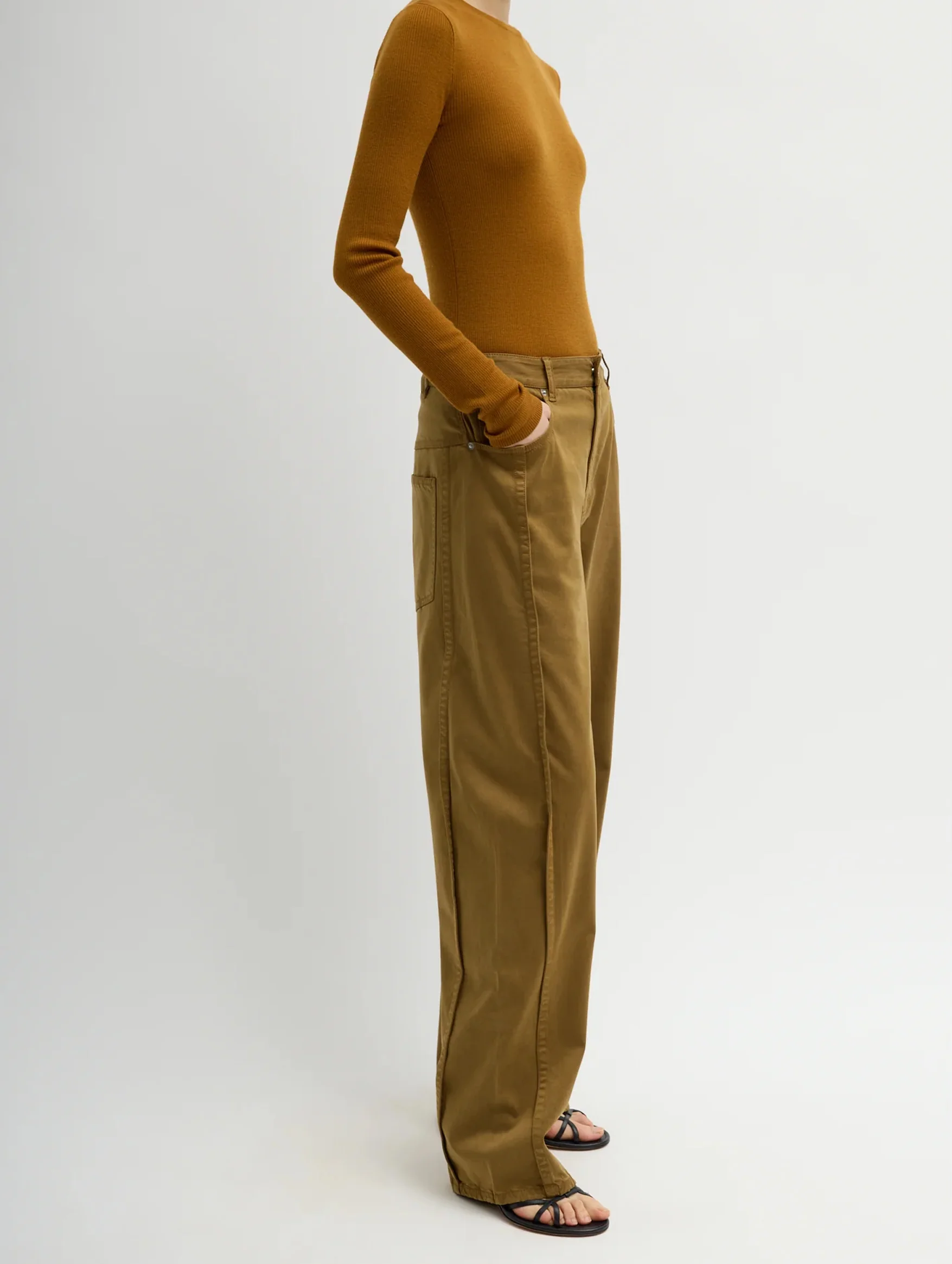 Garment Dyed Stretch Twill Short Tuck Pant in Dark Tan - Image 2