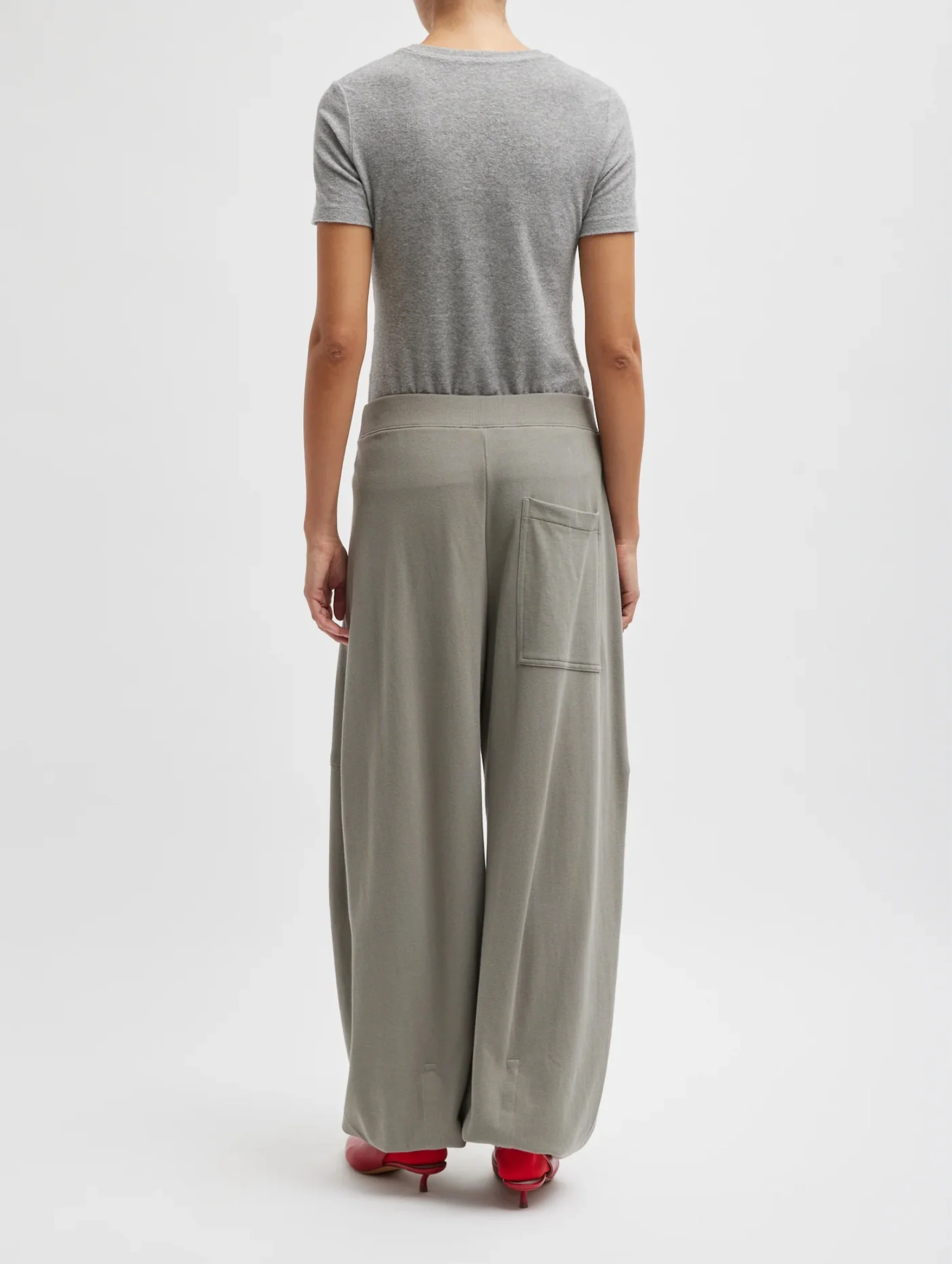 Light Weight Sweatshirting Regular Winslow Pant in Dark Stone - Image 4