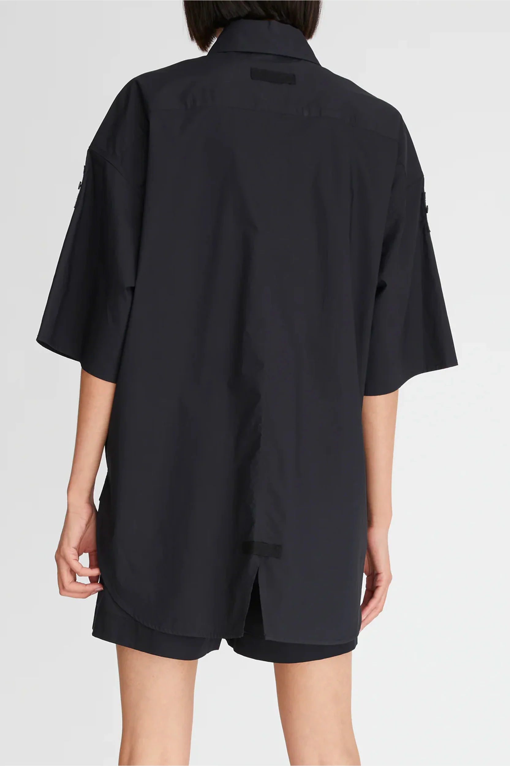 LM Poplin SS Shirt in Black - Image 4