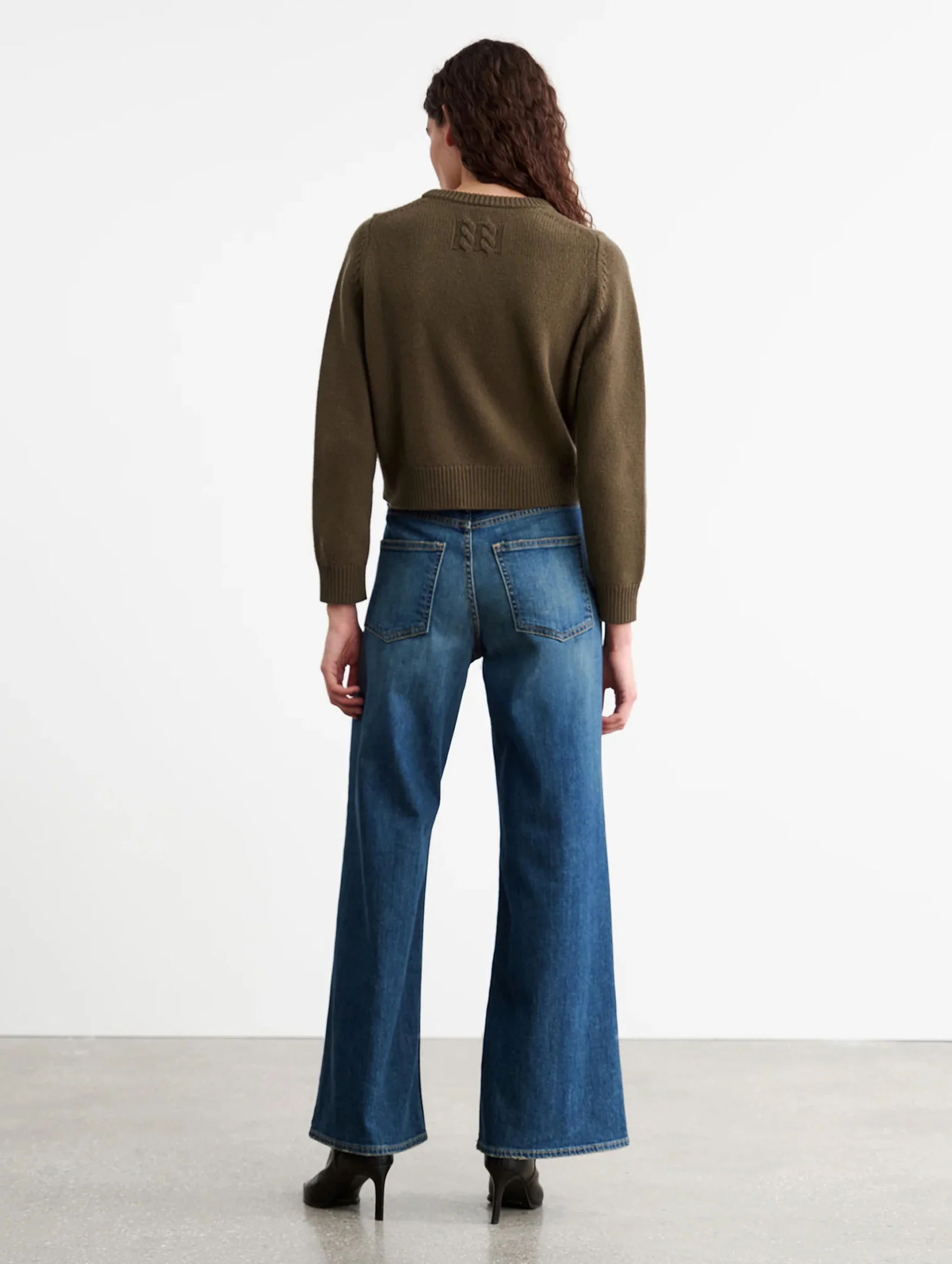 Marlene Jean in Classic Wash - Image 5