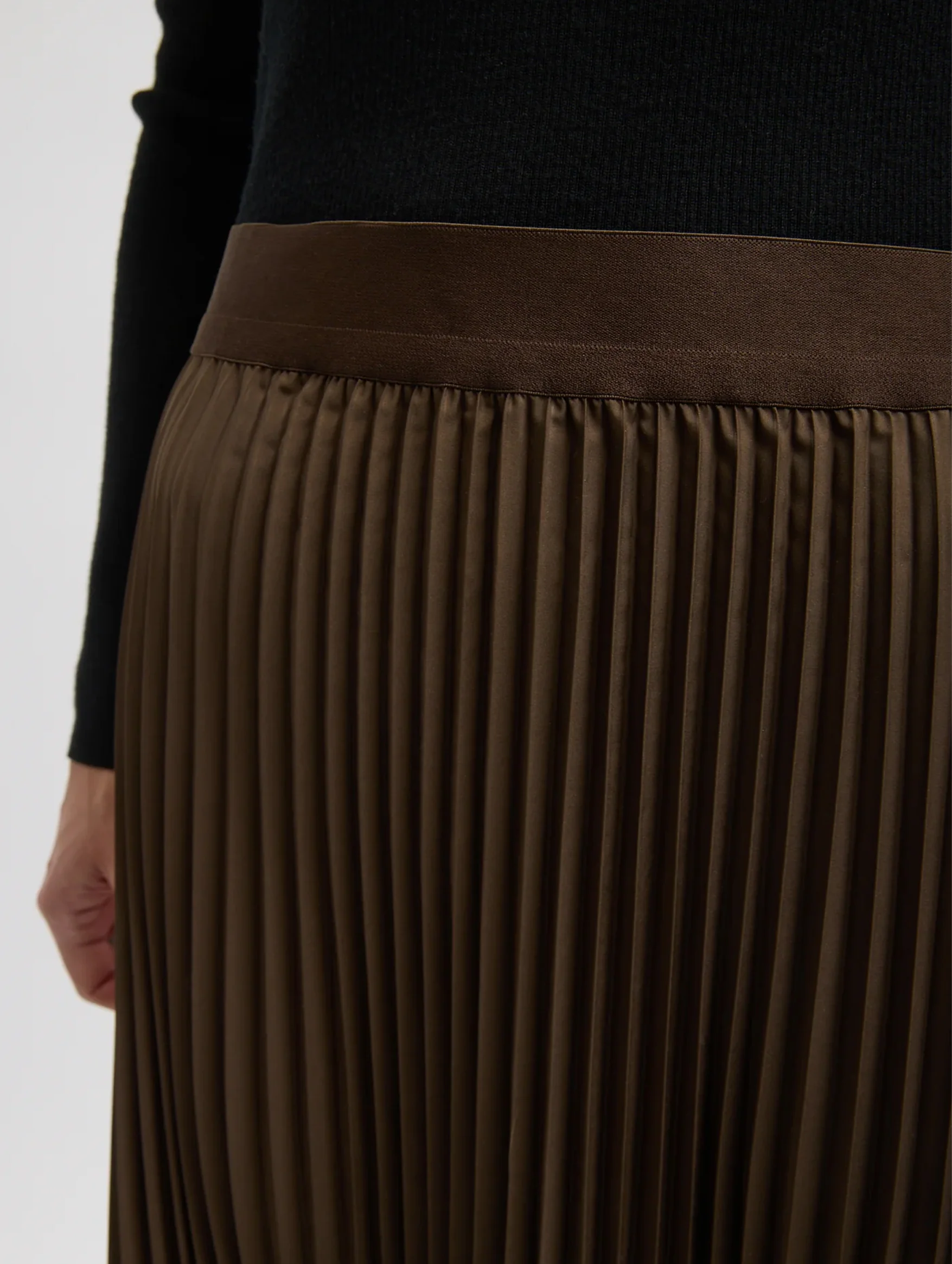 Nylon Pleating Sunray Pullon Skirt in Brown - Image 3