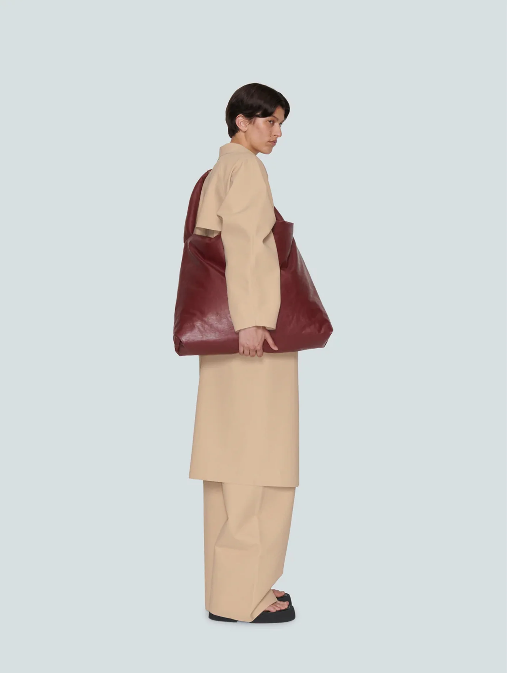 Original Below Rubber Coat in Latte - Image 3