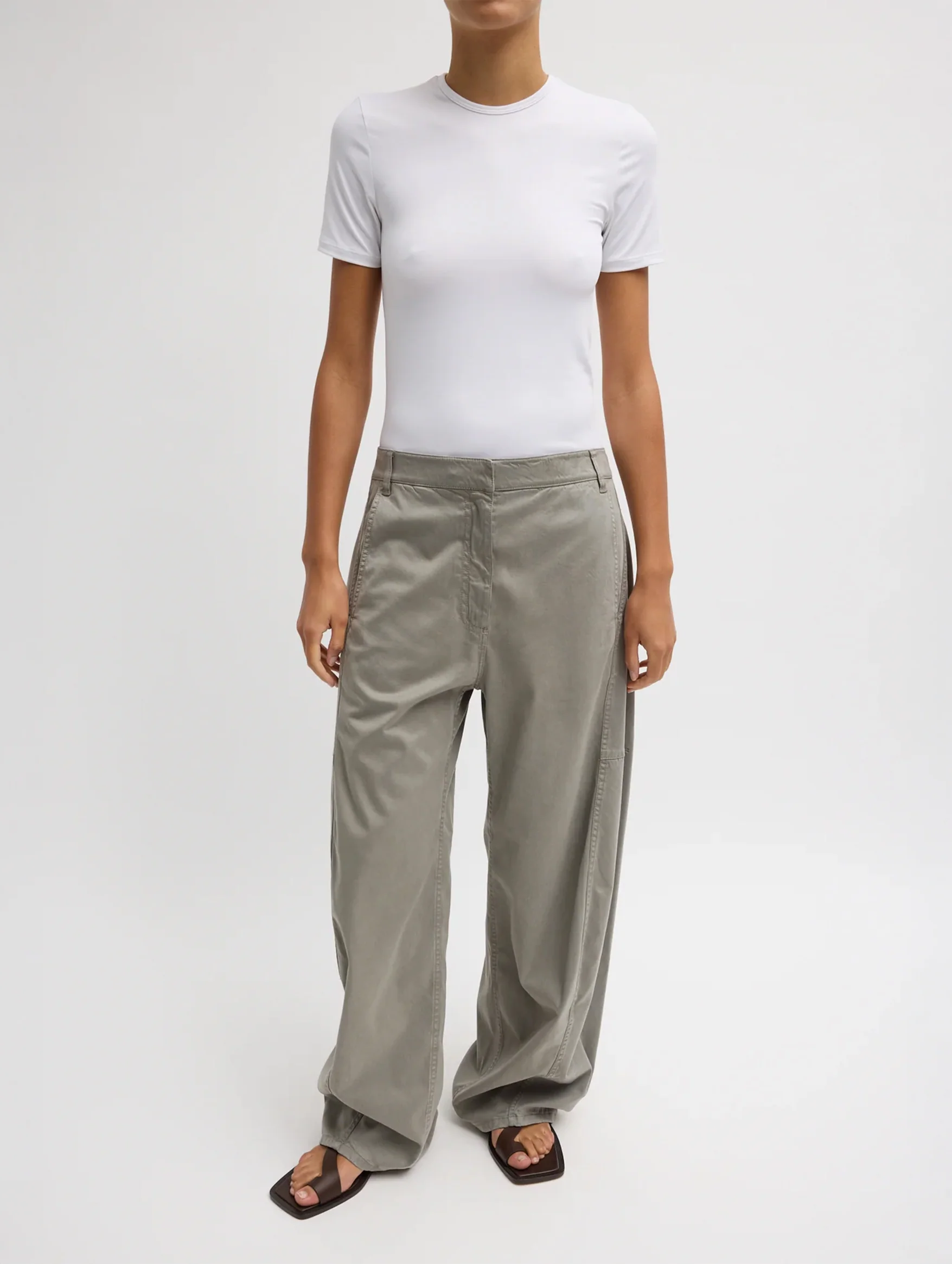 Reactive Garment Dyed Stretch Twill Sid Pant in Pewter (Regular) - Image 2