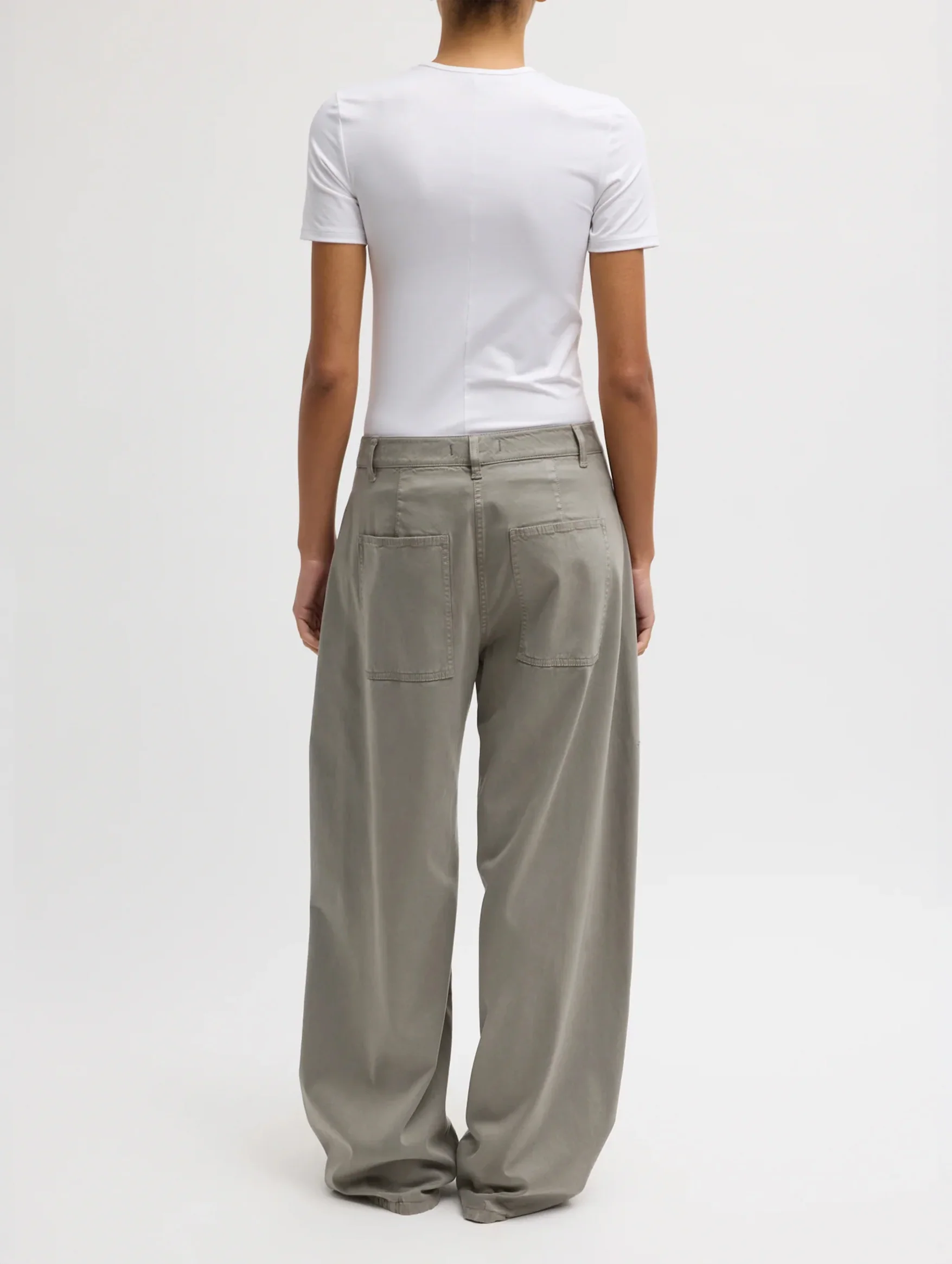 Reactive Garment Dyed Stretch Twill Sid Pant in Pewter (Regular) - Image 4