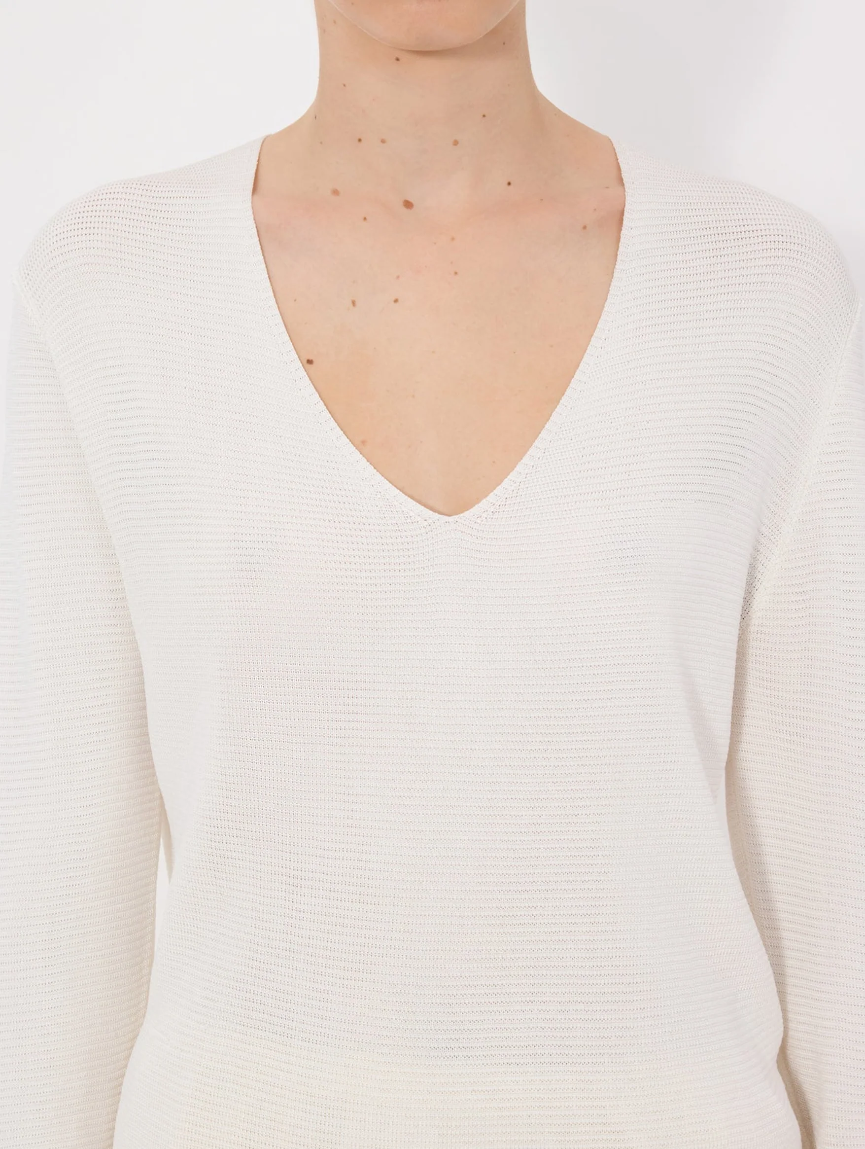 Saya V-neck Sweater in Ivory - Image 4