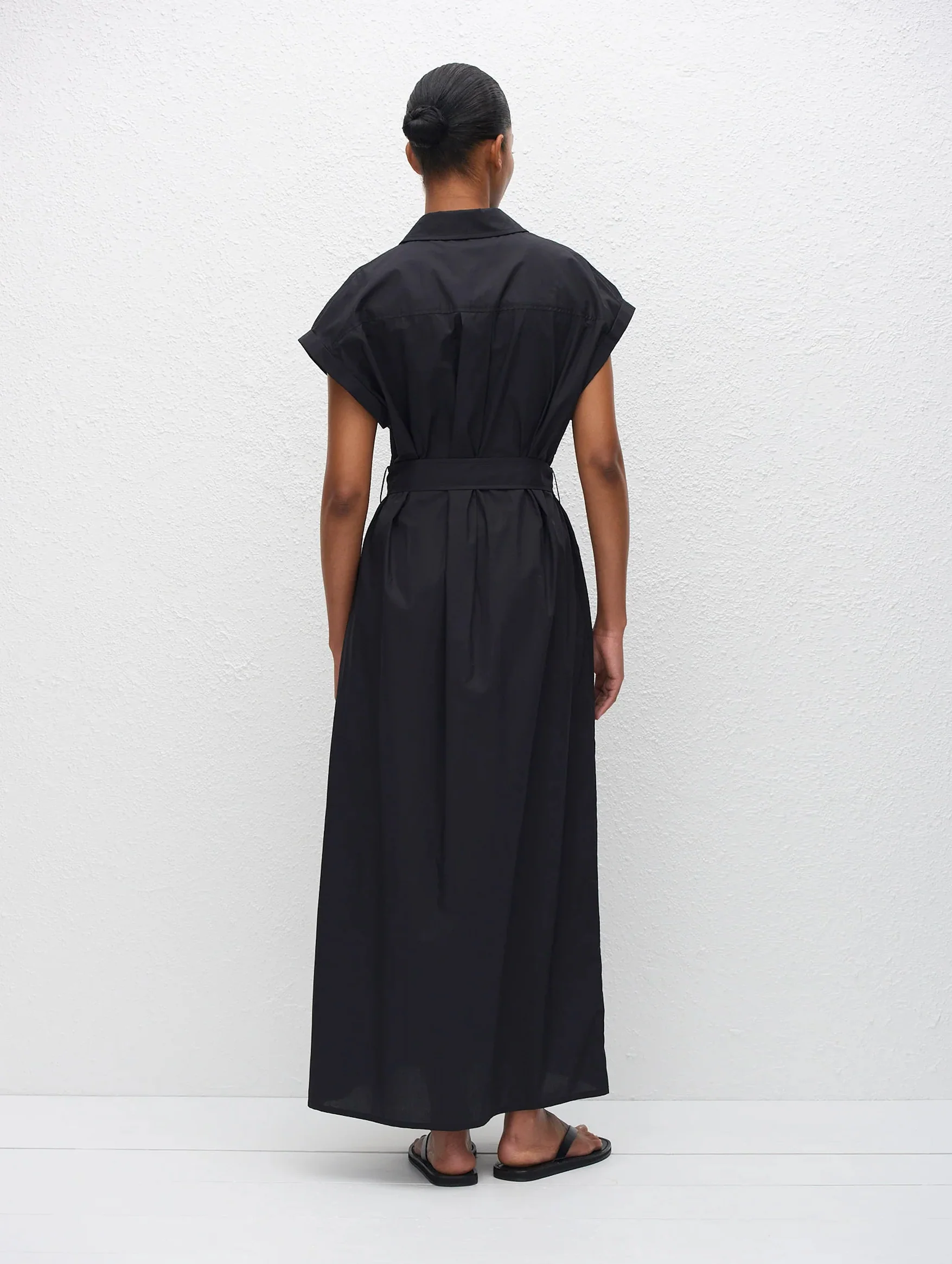 Sleeveless Shirt Dress in Black - Image 5