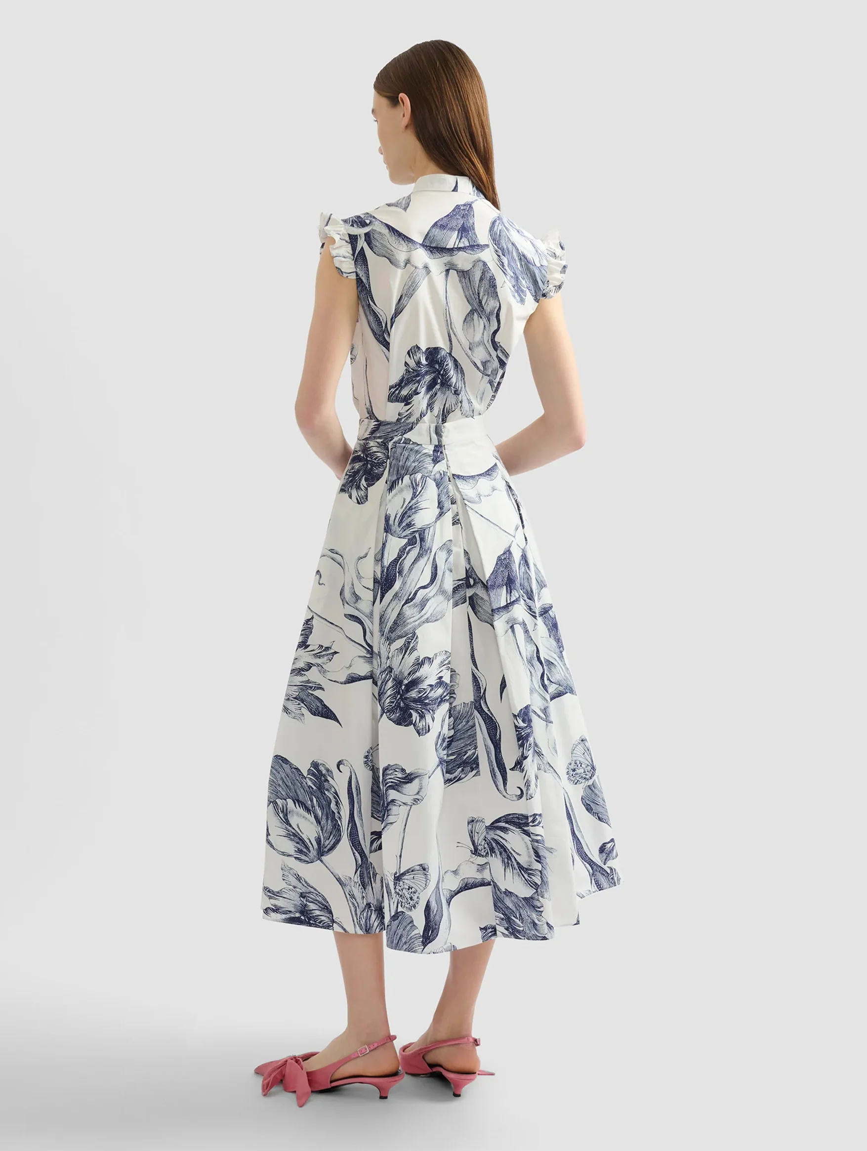 Sleeveless Top in Botanical Engraving Ivory - Image 4