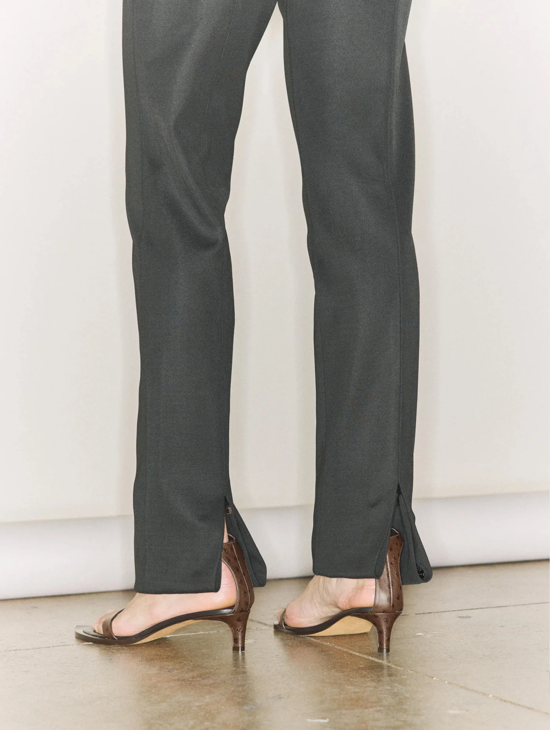 Spring Bonded Twill Elfie Regular Trouser in Black - Image 2