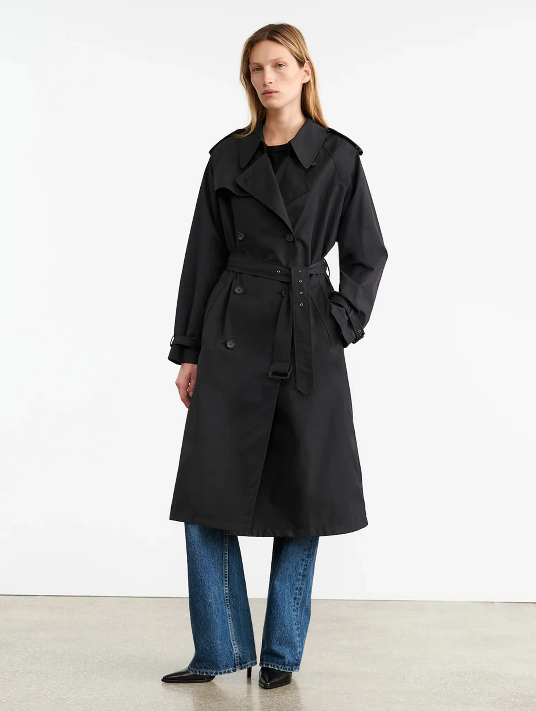 Tanner Trench Coat in Black - Image 4