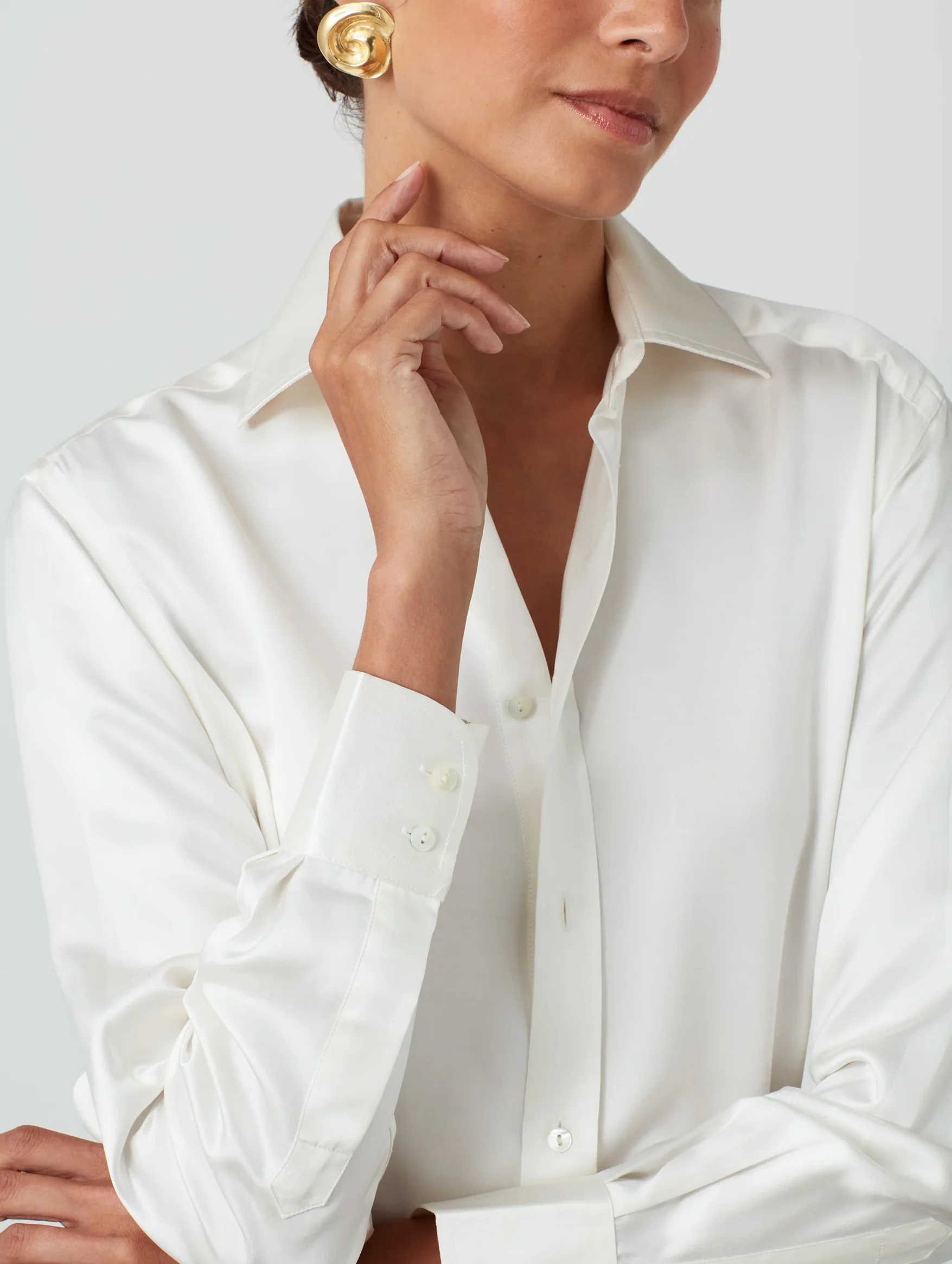The Boyfriend Silk Shirt in Pearl - Image 4
