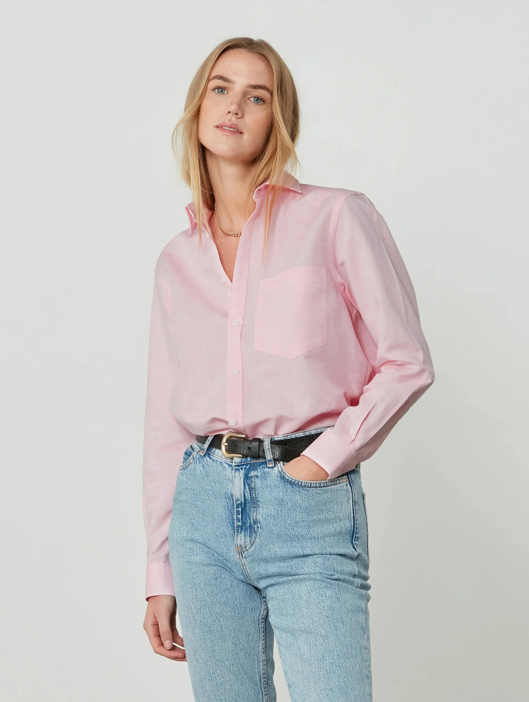 The Classic Cotton and Linen Shirt in Rose Pink - Image 2