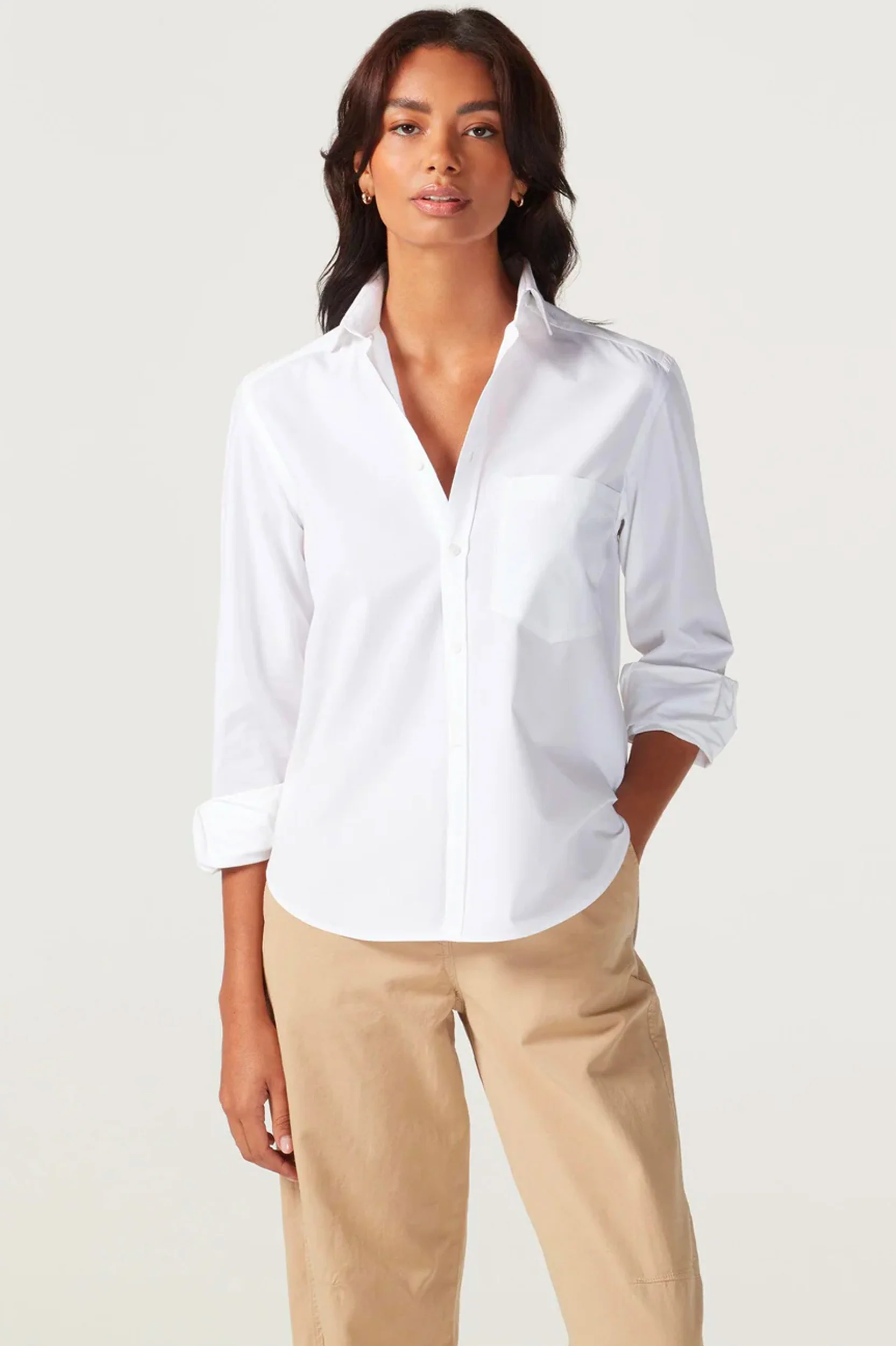 The Classic Poplin Shirt in White - Image 3