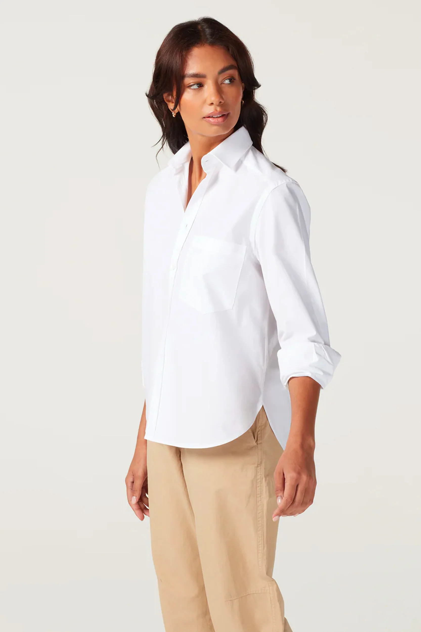 The Classic Poplin Shirt in White - Image 4