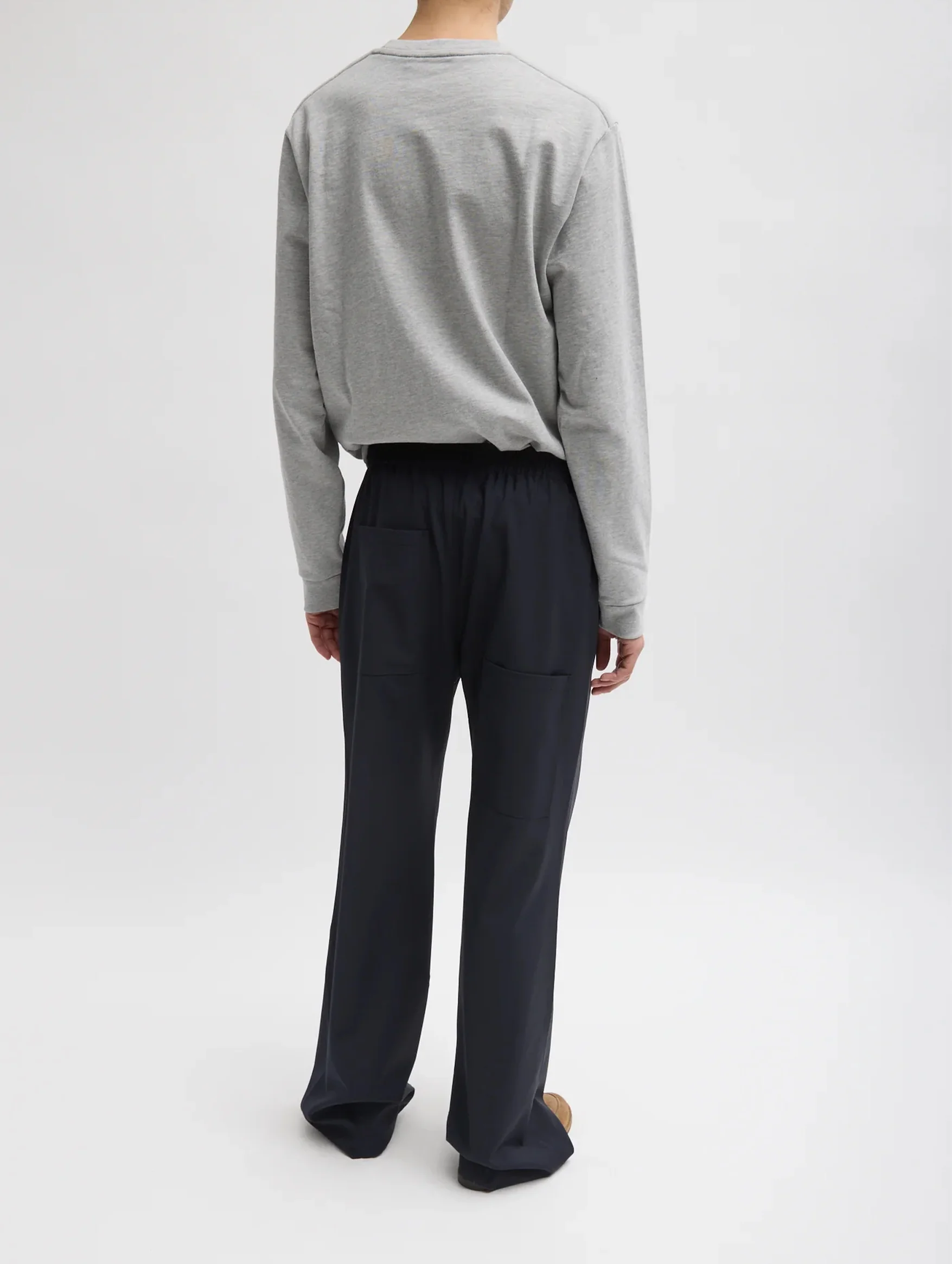 Tropical Wool Short Scottie Jogger in Navy - Image 3
