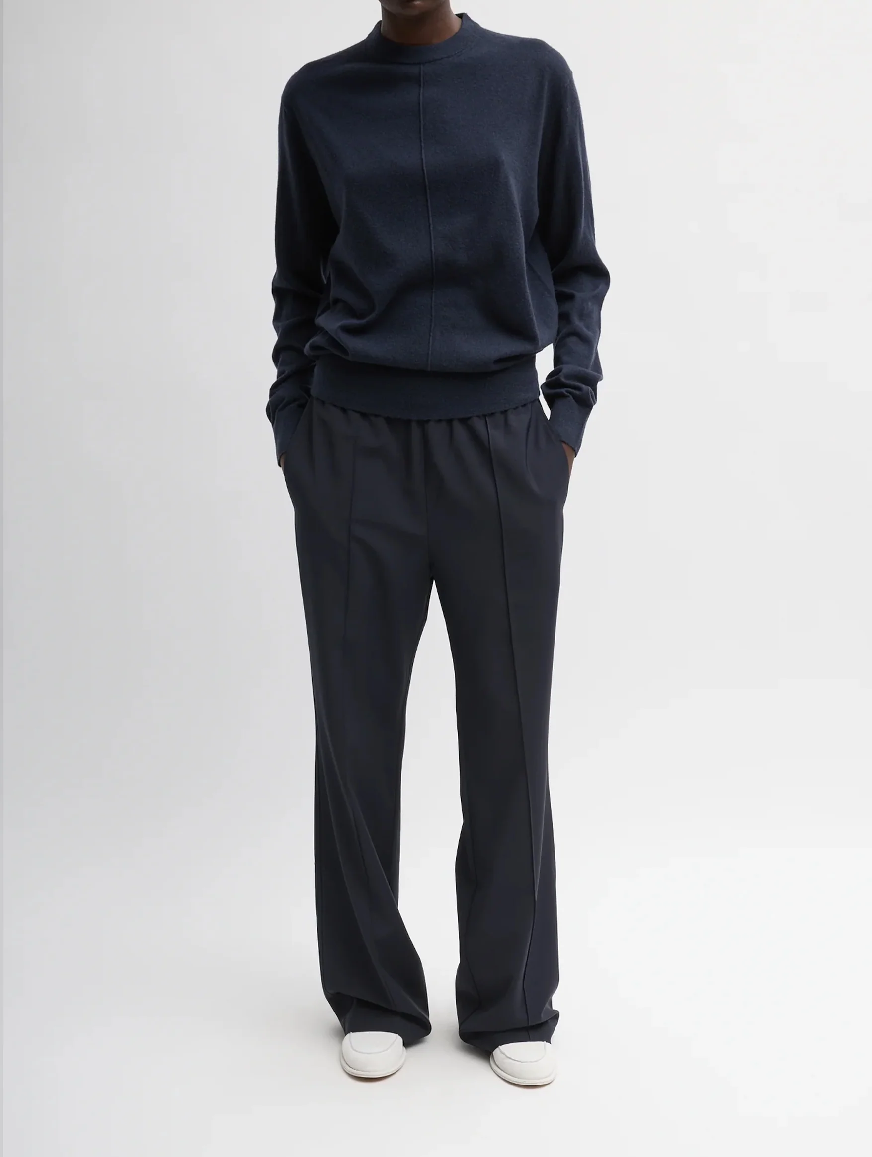 Tropical Wool Short Scottie Jogger in Navy - Image 5