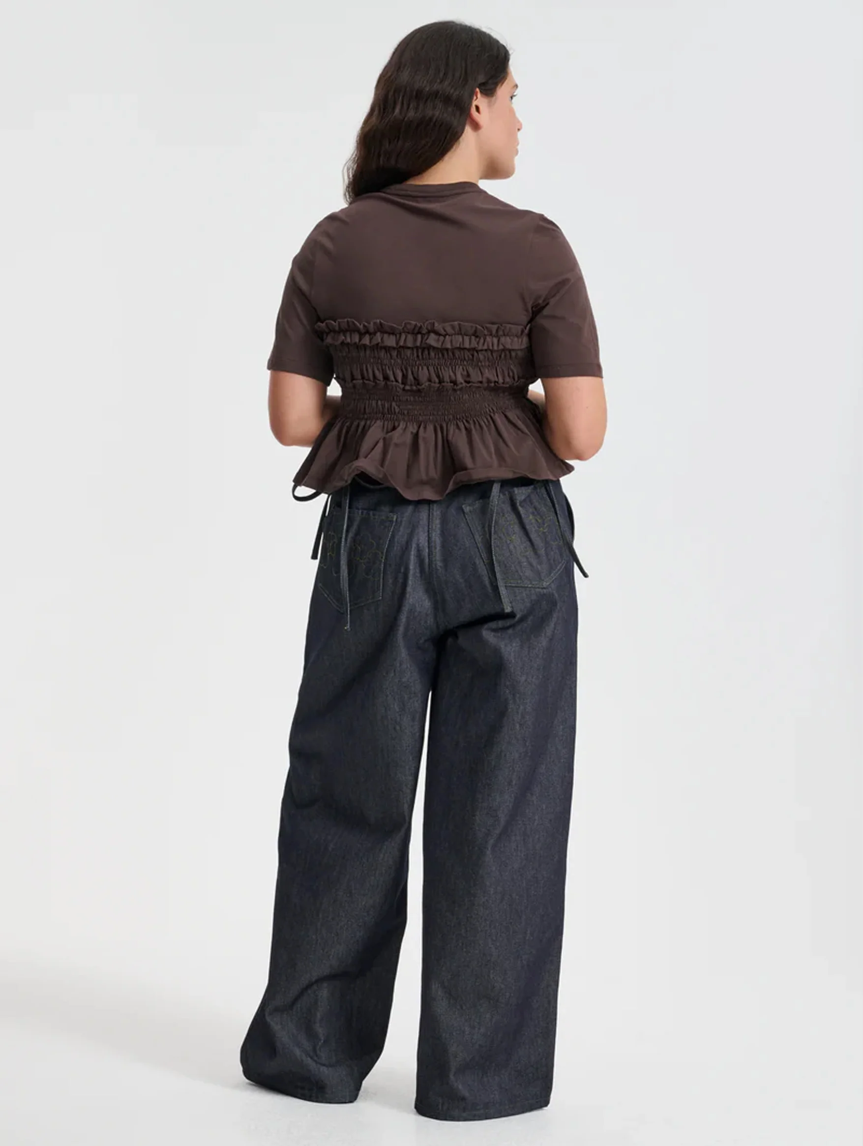 Vilde T-Shirt in Brown - Image 4